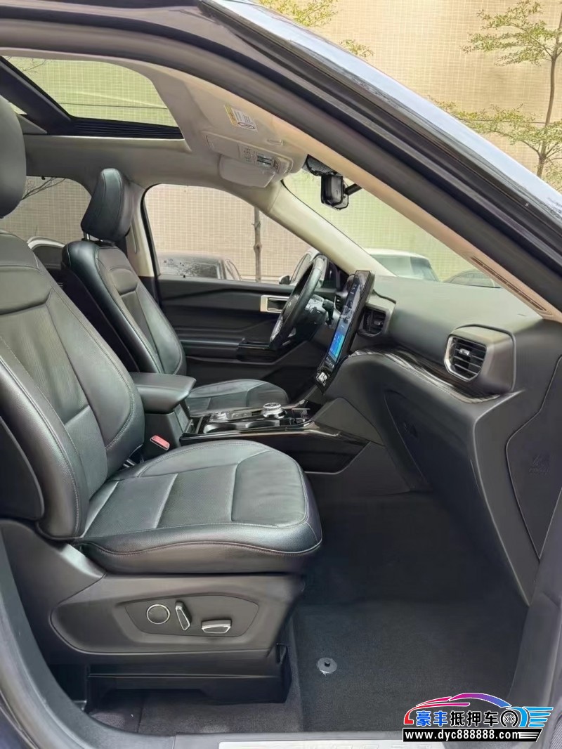 20年福特探险者轿车抵押车出售