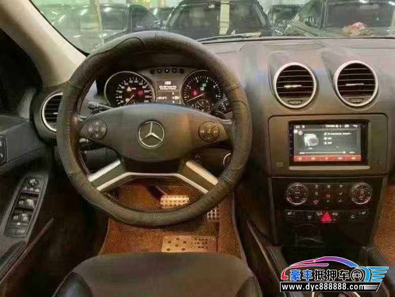 12年奔驰ML轿车抵押车出售