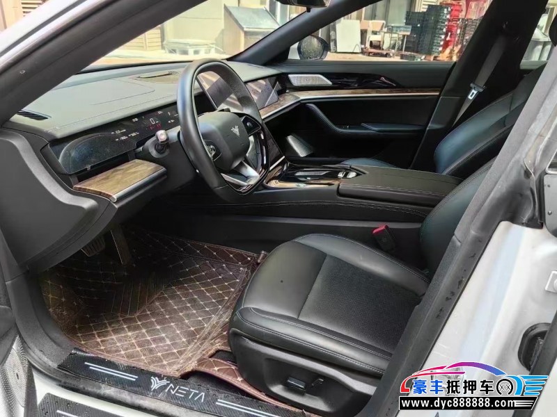 23年哪吒S轿车抵押车出售