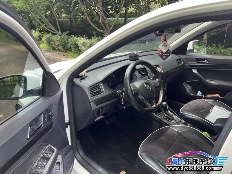 18年大众朗逸轿车抵押车出售