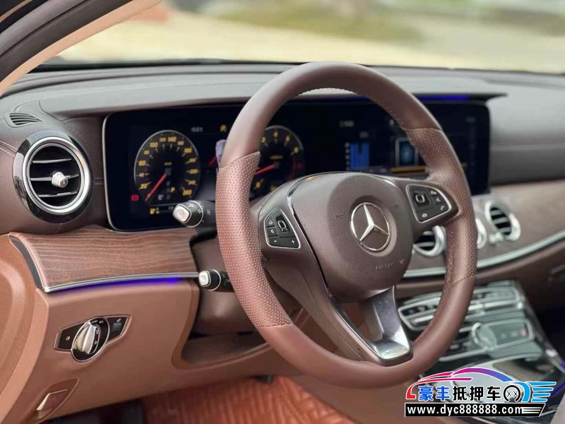 17年奔驰E轿车抵押车出售