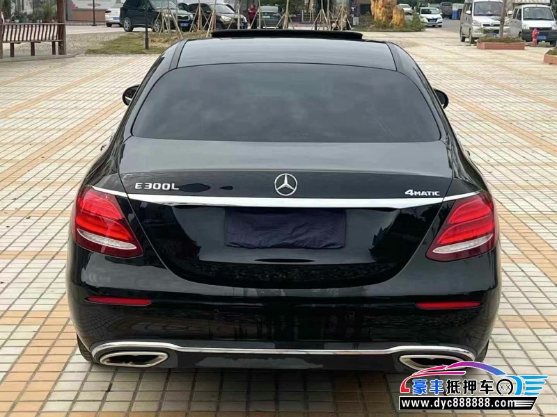 17年奔驰E轿车抵押车出售