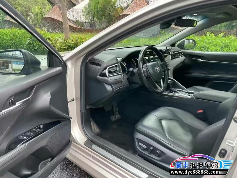 18年丰田凯美瑞轿车抵押车出售