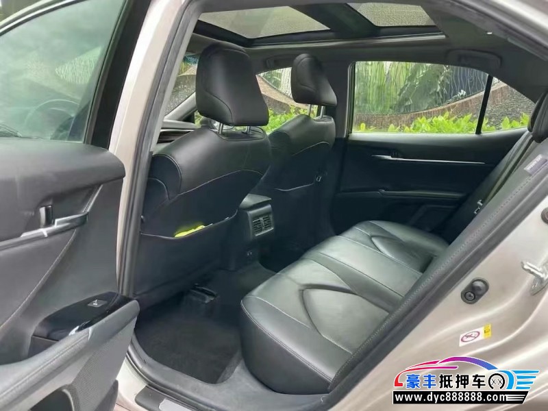 18年丰田凯美瑞轿车抵押车出售