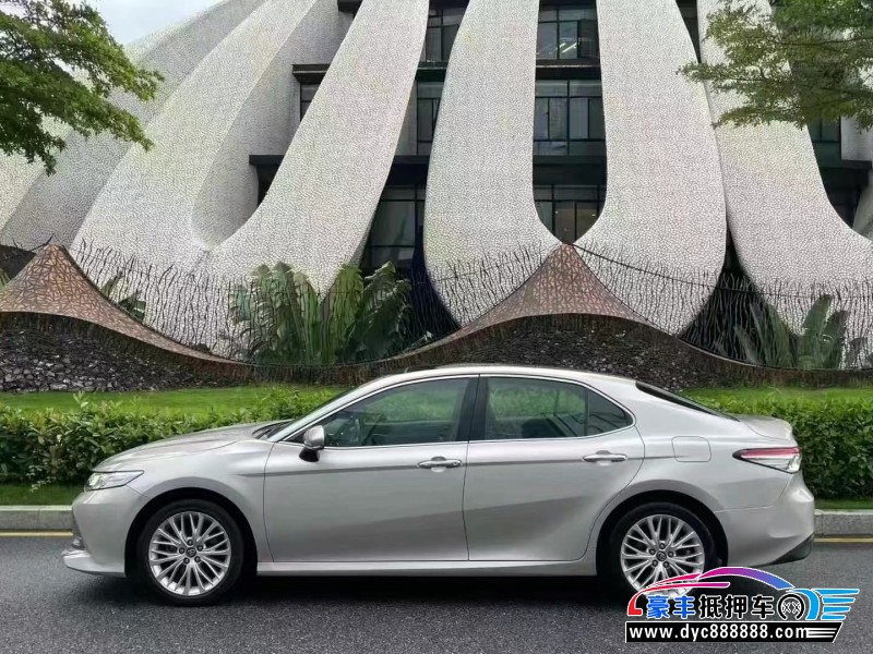 18年丰田凯美瑞轿车抵押车出售