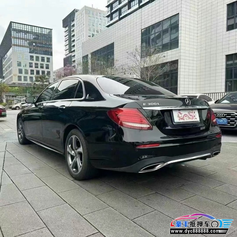 17年奔驰E轿车抵押车出售