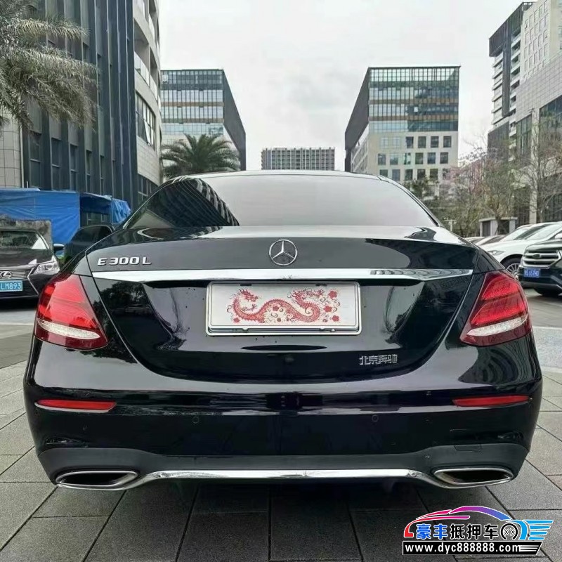 17年奔驰E轿车抵押车出售