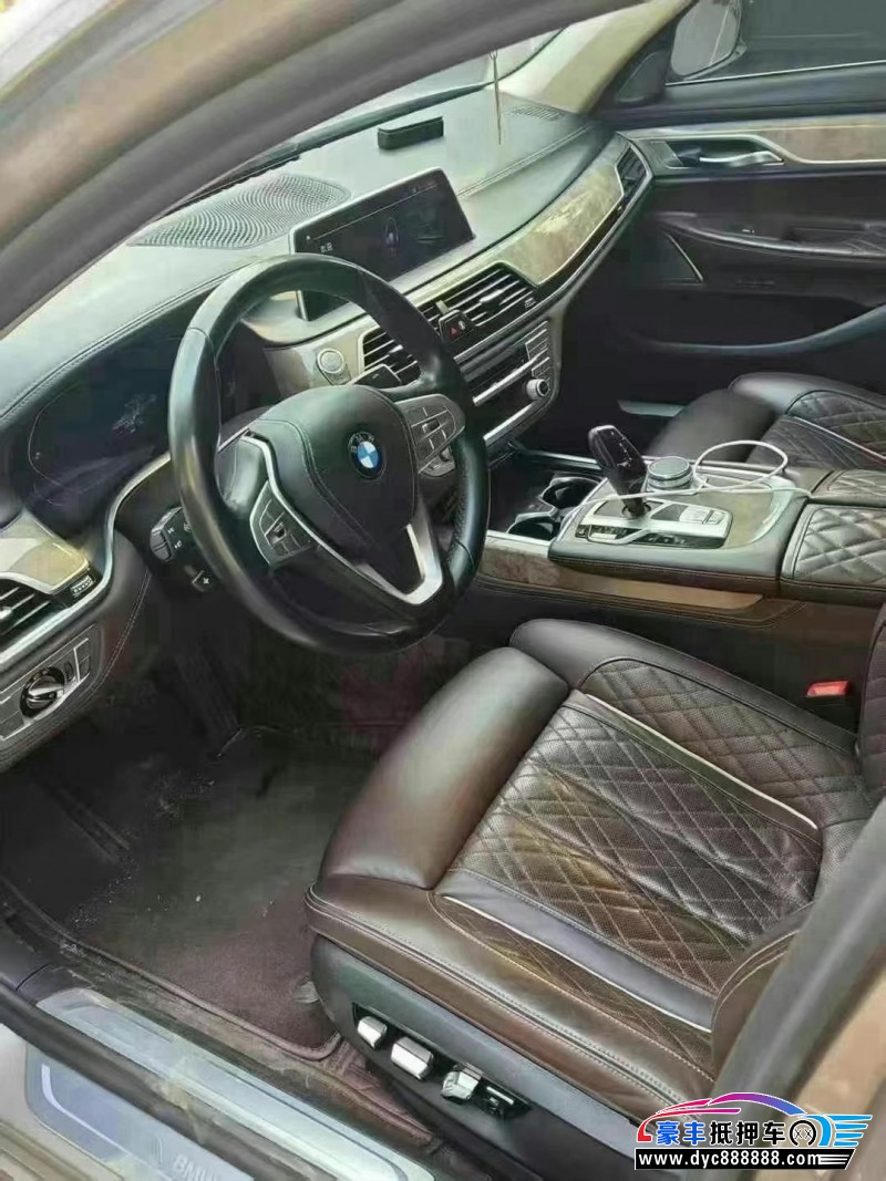 21年宝马7系轿车抵押车出售