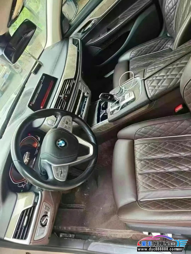 21年宝马7系轿车抵押车出售