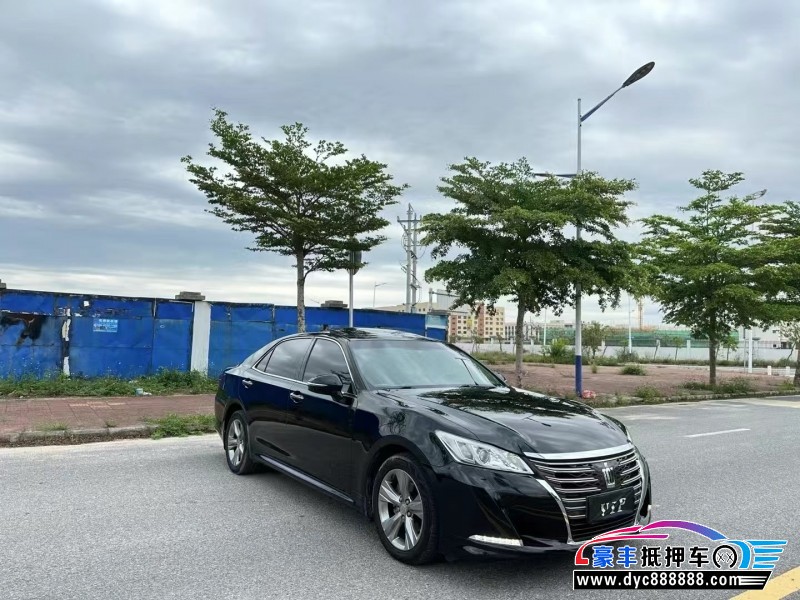 16年丰田皇冠轿车抵押车出售