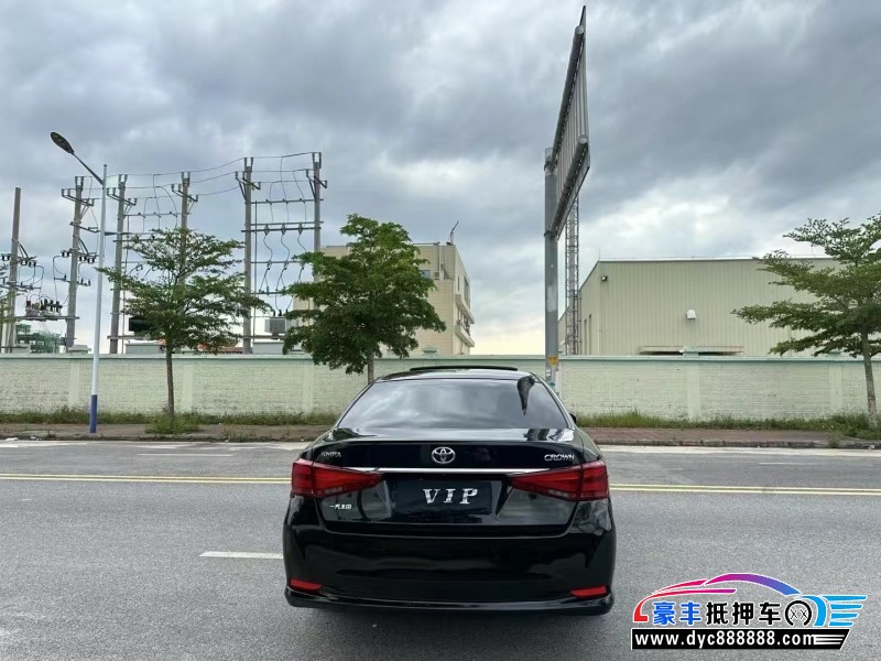 16年丰田皇冠轿车抵押车出售