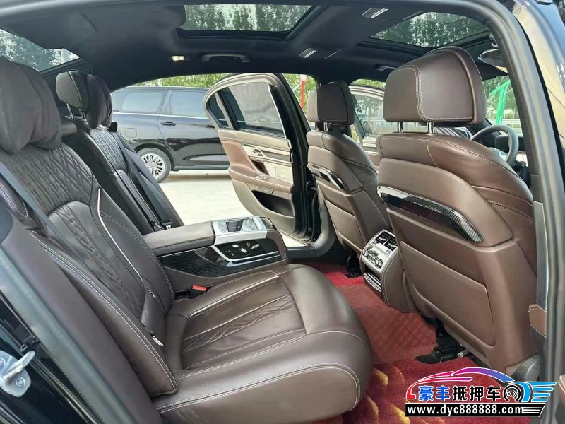 21年宝马7系轿车抵押车出售