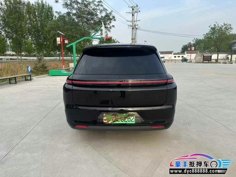 23年理想L8轿车抵押车出售