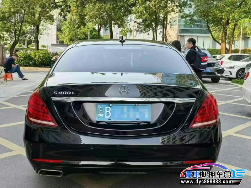 13年奔驰S轿车抵押车出售
