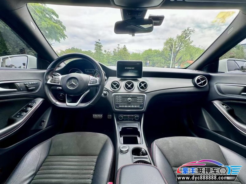 15年奔驰CLA轿车抵押车出售