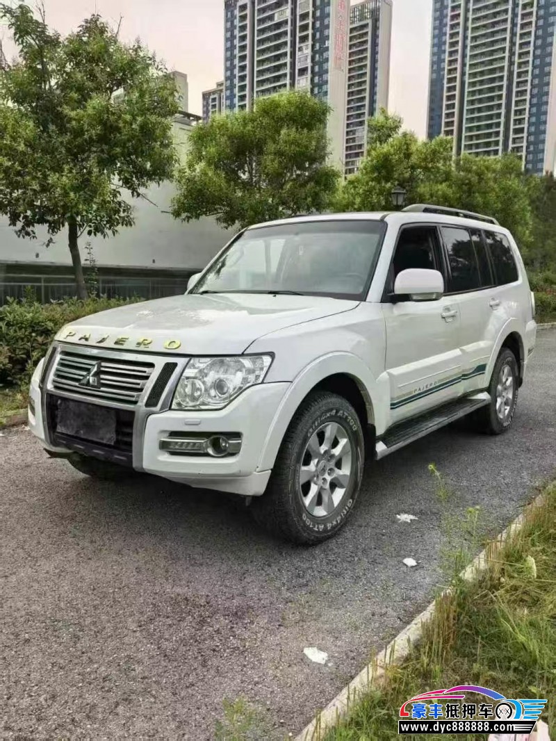 19年三菱帕杰罗轿车抵押车出售