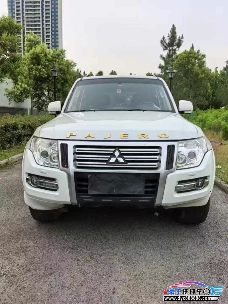 19年三菱帕杰罗轿车抵押车出售