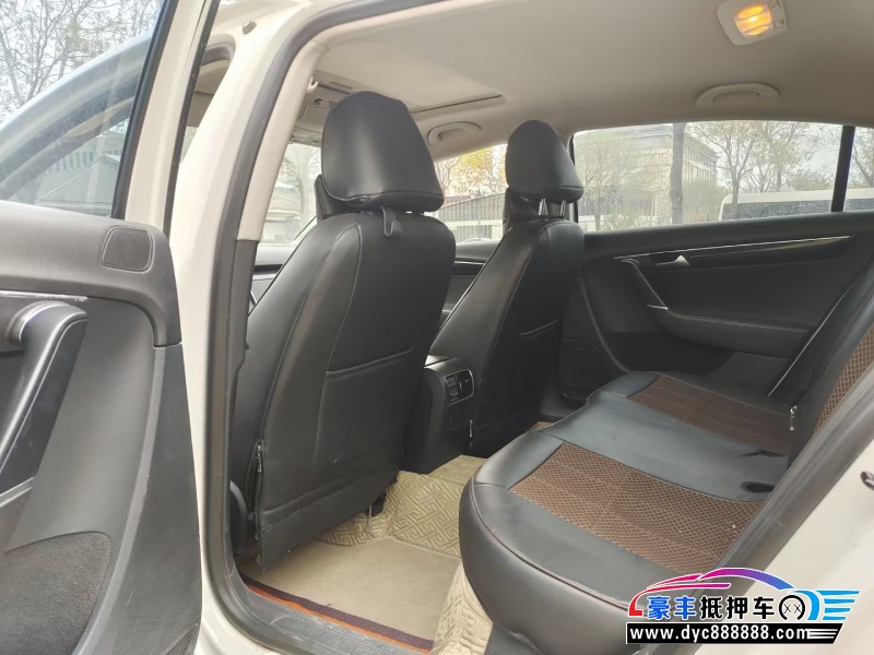 13年大众迈腾轿车抵押车出售