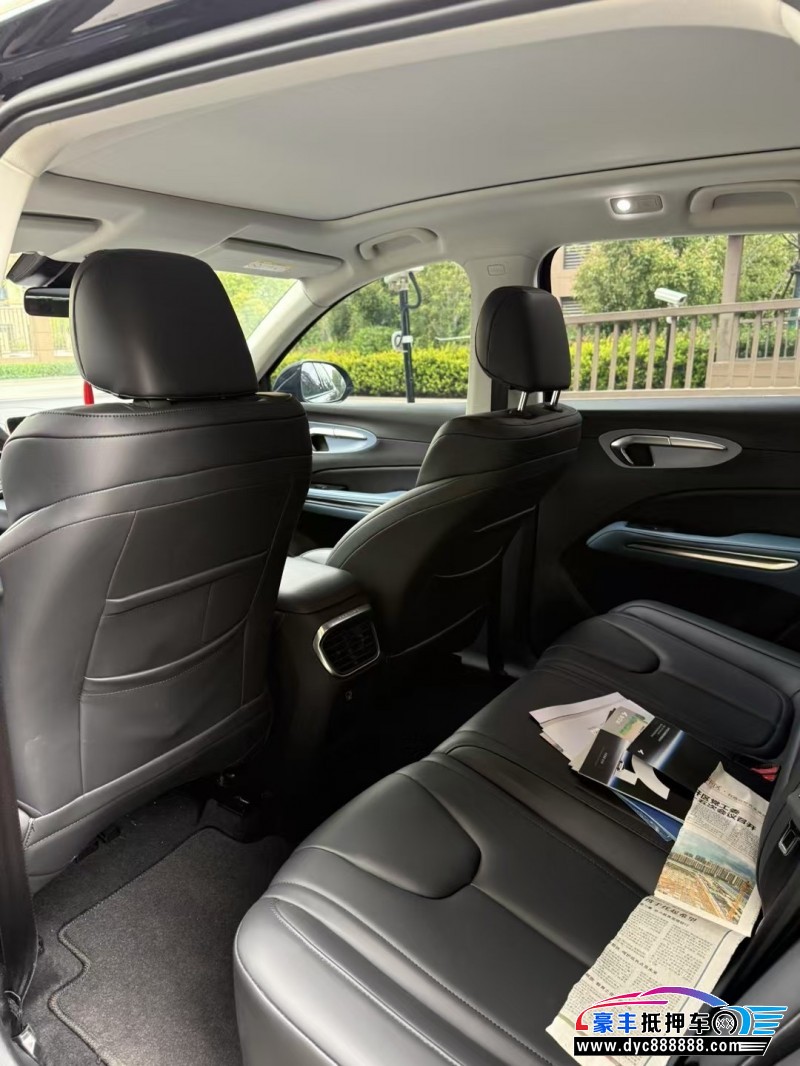 24年奔腾T90轿车抵押车出售