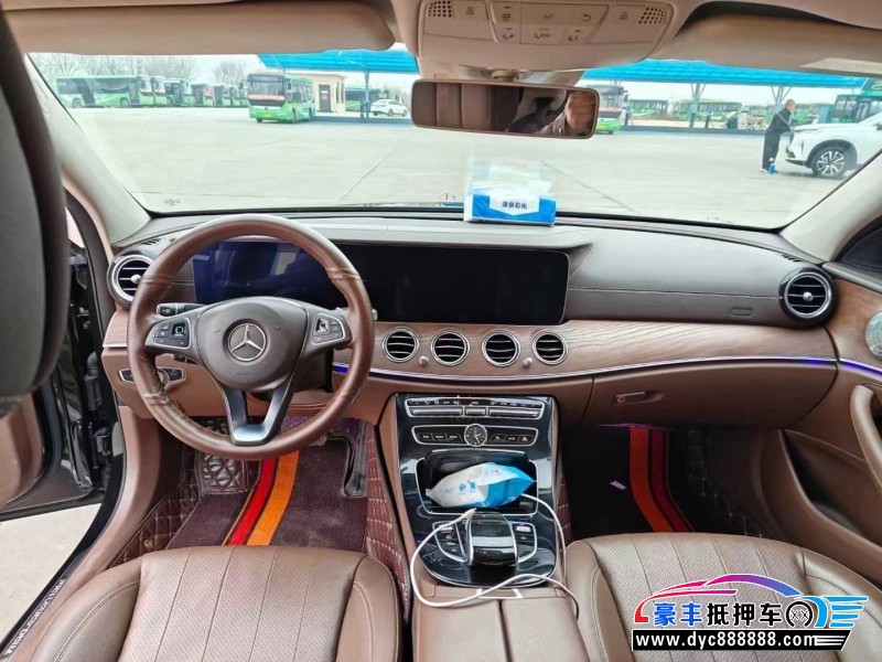 17年奔驰E轿车抵押车出售