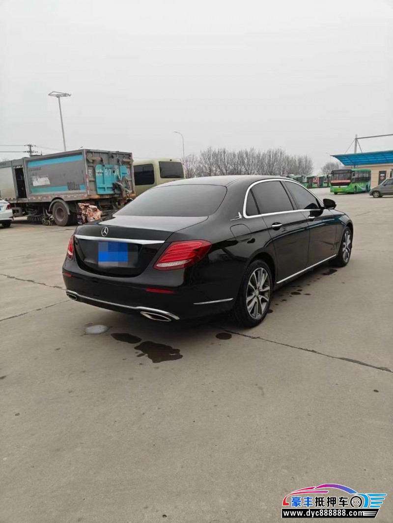 17年奔驰E轿车抵押车出售