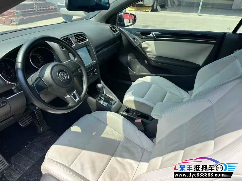 14年大众高尔夫轿车抵押车出售