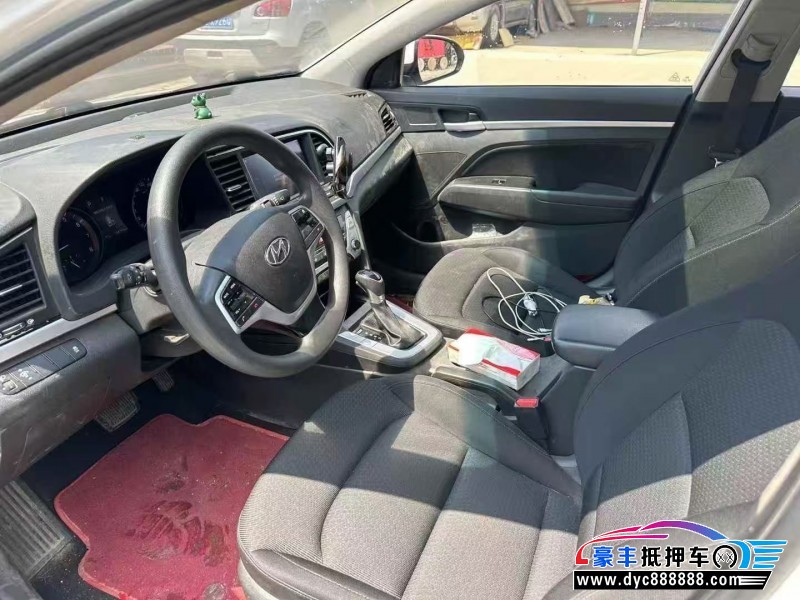 17年现代领动轿车抵押车出售