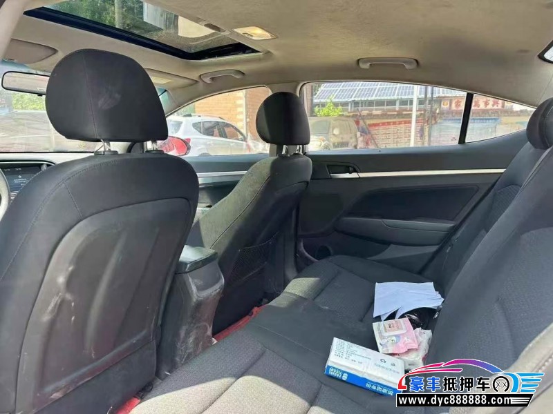 17年现代领动轿车抵押车出售