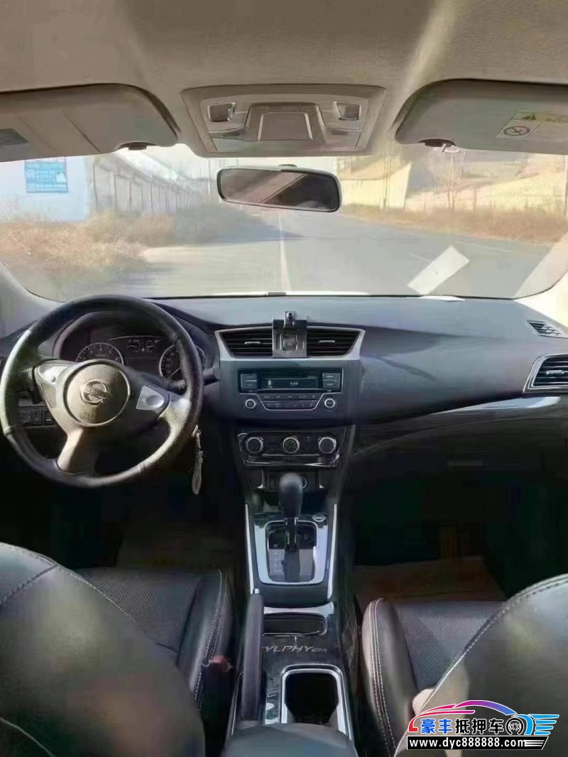 22年日产轩逸轿车抵押车出售