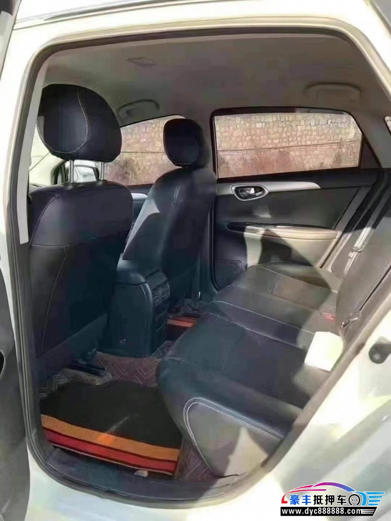 22年日产轩逸轿车抵押车出售