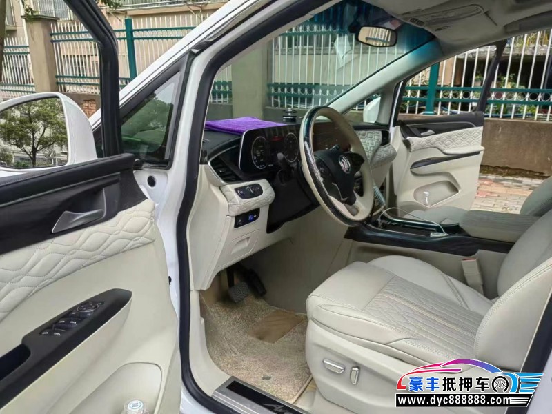 21年别克GL8轿车抵押车出售