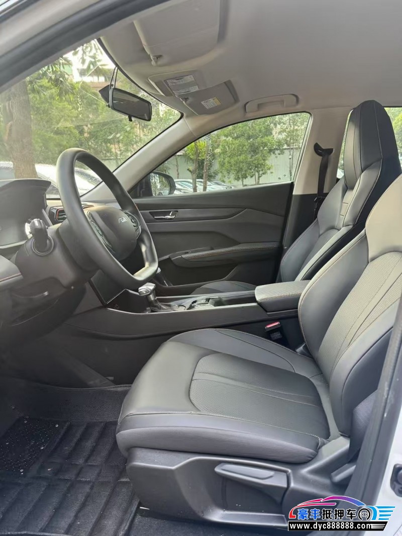 25年东风风神奕炫轿车抵押车出售