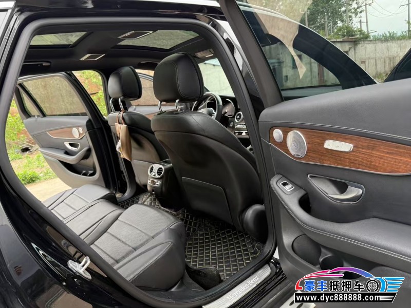 21年奔驰GLC轿车抵押车出售