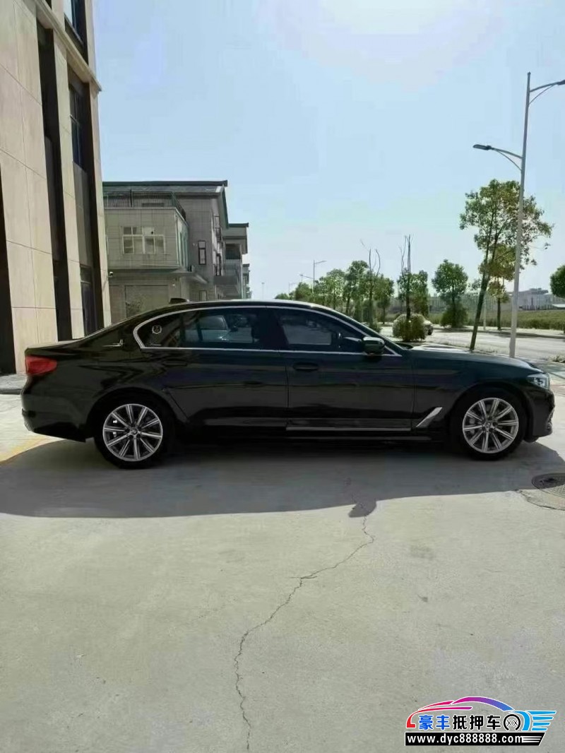 17年宝马5系轿车抵押车出售