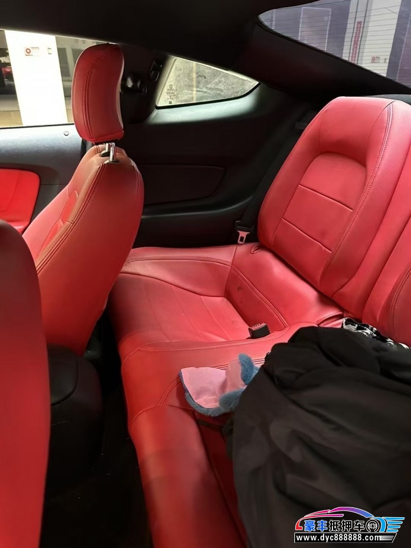 17年福特野马轿车抵押车出售