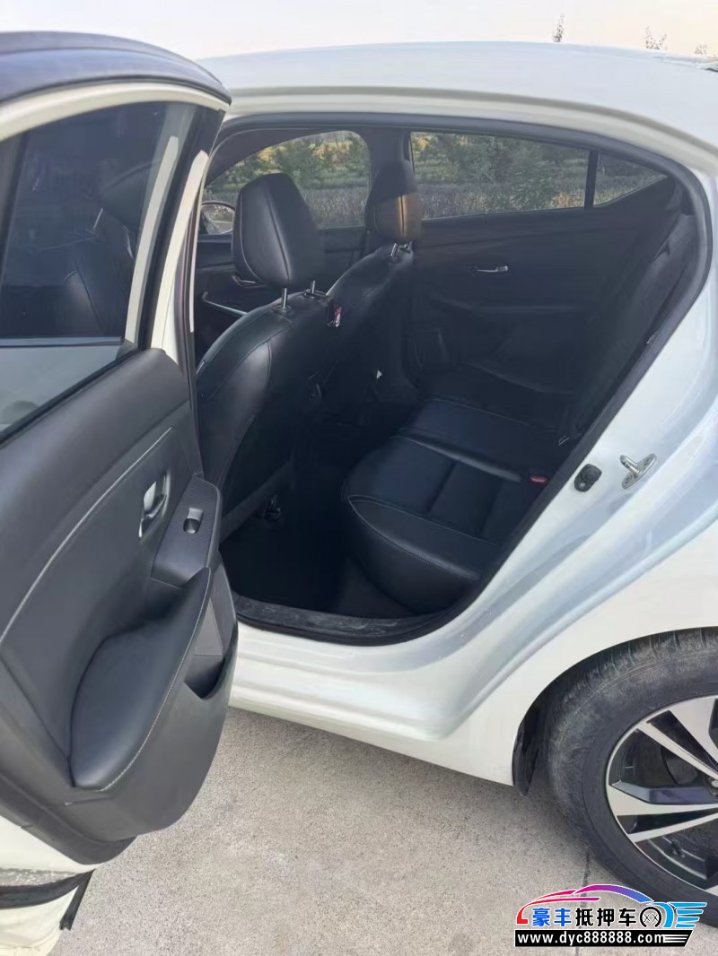 20年日产轩逸轿车抵押车出售