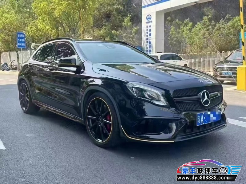 18年奔驰GLA轿车抵押车出售