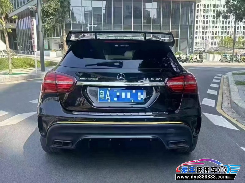 18年奔驰GLA轿车抵押车出售
