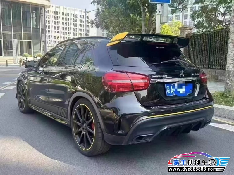 18年奔驰GLA轿车抵押车出售