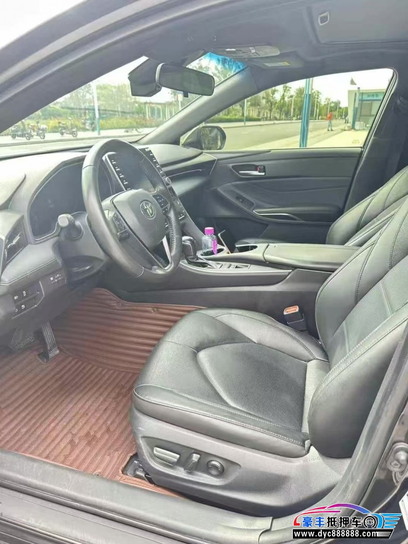 20年丰田亚洲龙轿车抵押车出售