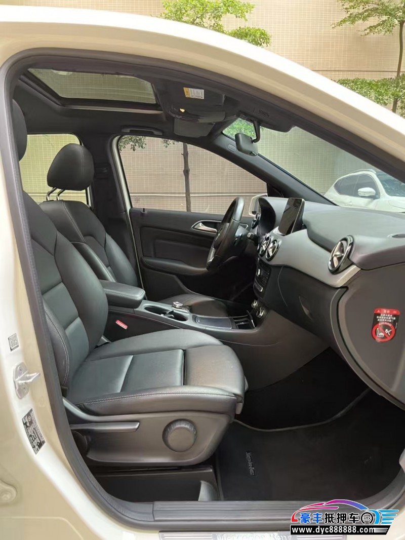 17年奔驰B轿车抵押车出售