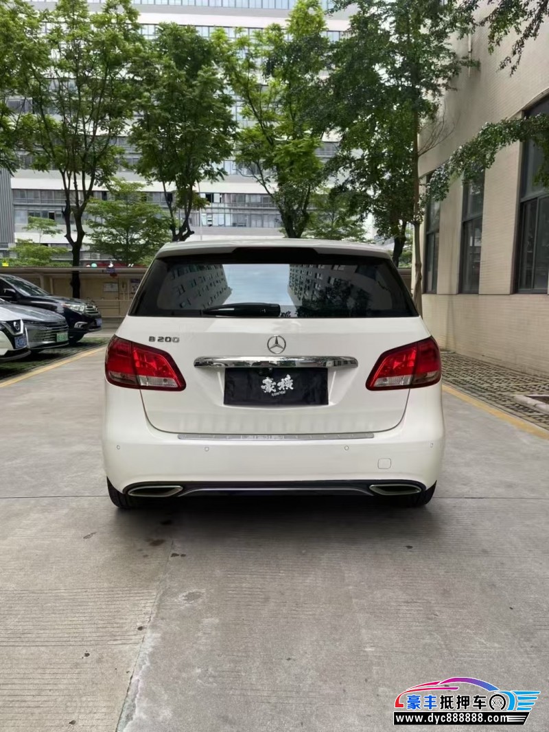 17年奔驰B轿车抵押车出售