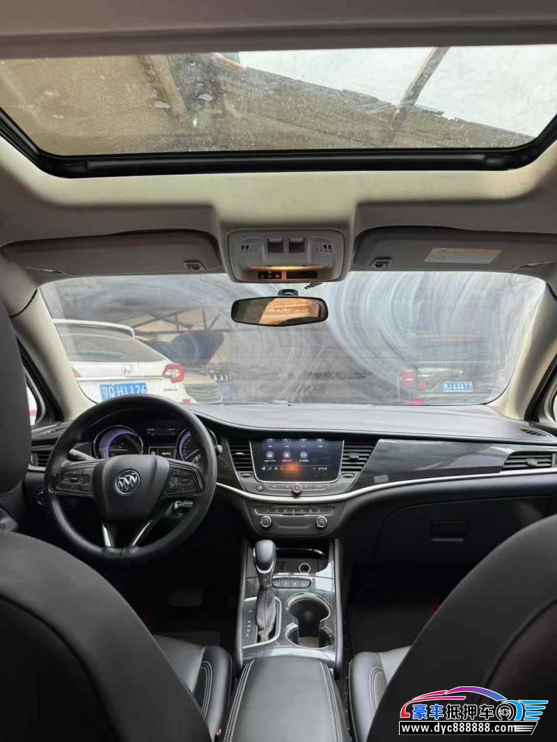 20年别克威朗轿车抵押车出售