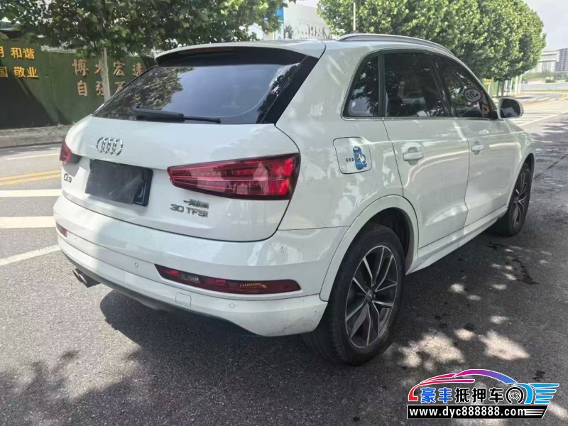 17年奥迪Q3轿车抵押车出售
