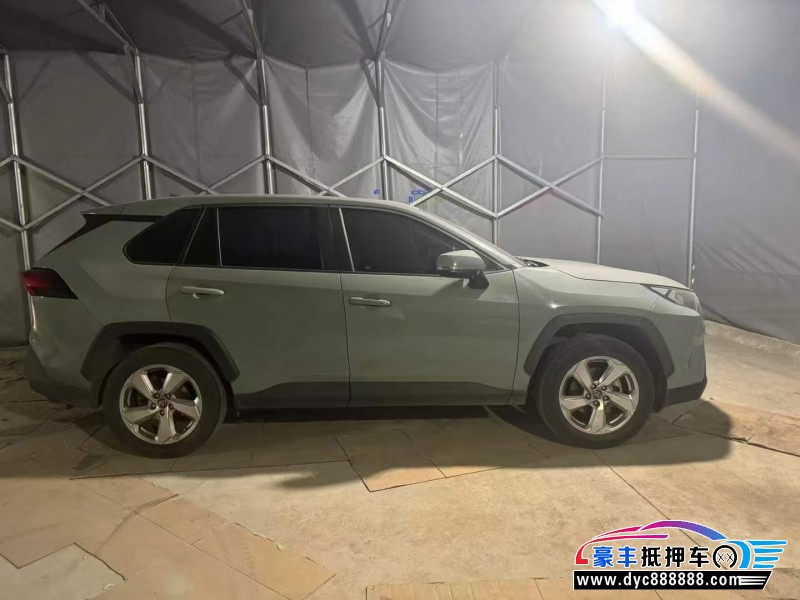20年丰田RAV4荣放轿车抵押车出售