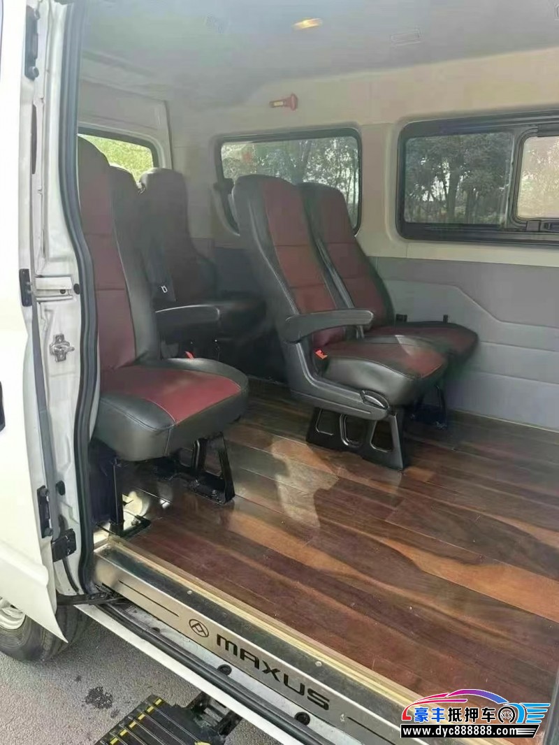 21年上汽大通V80轿车抵押车出售