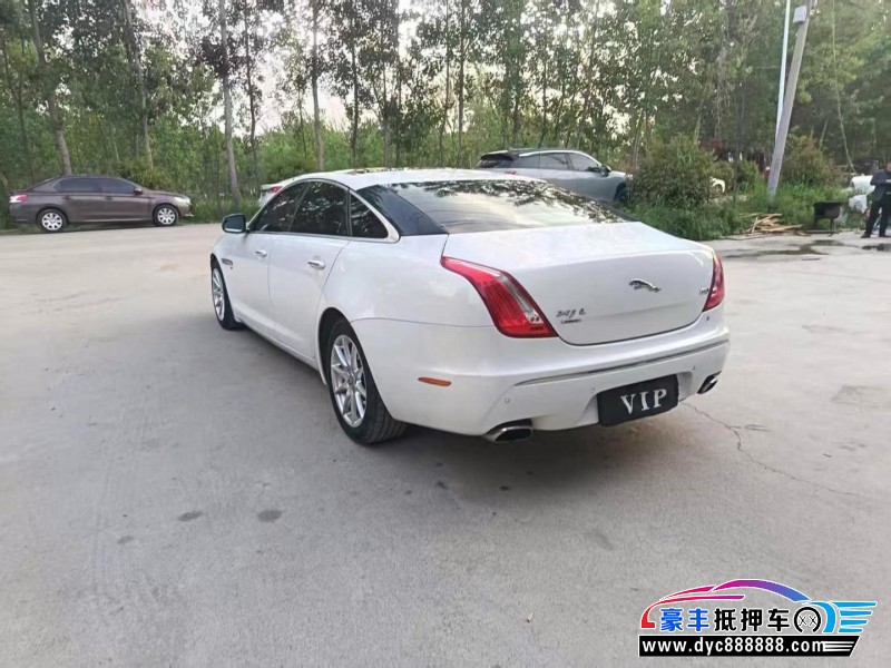 12年捷豹XJ轿车抵押车出售