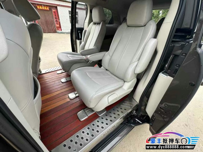 21年别克GL8轿车抵押车出售