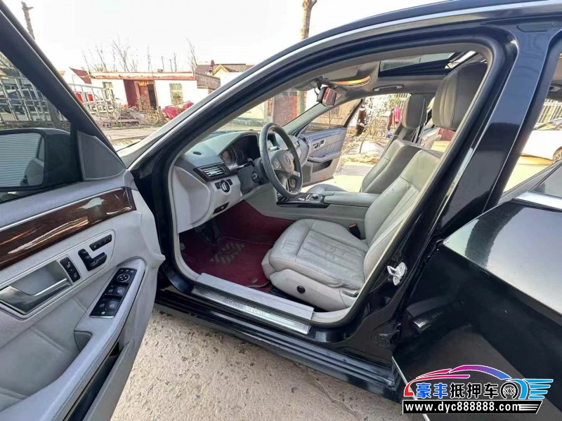 13年奔驰E轿车抵押车出售