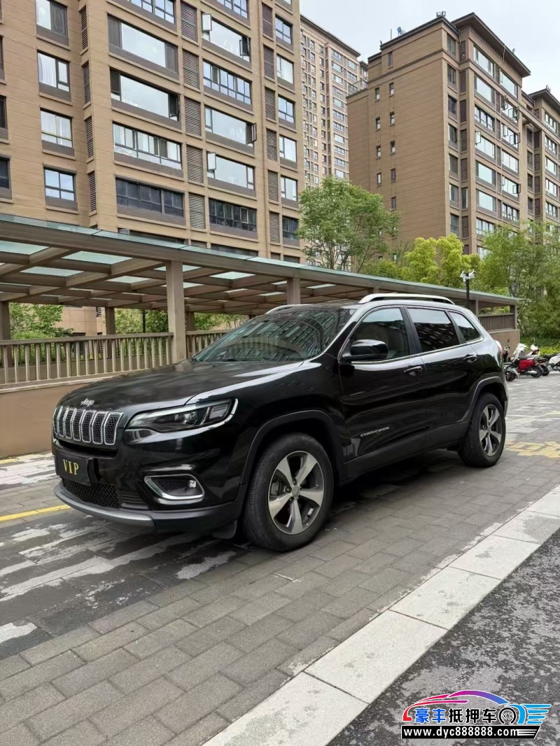 19年Jeep自由光轿车抵押车出售